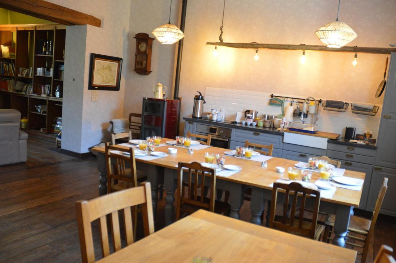 Aux 4 Saules De 4 Wilgen Bed & Breakfast Modave ภายนอก รูปภาพ