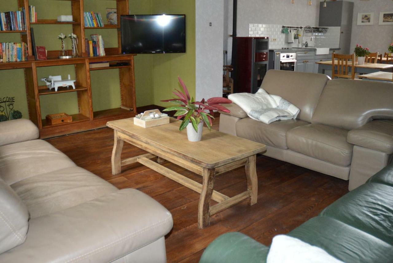 Aux 4 Saules De 4 Wilgen Bed & Breakfast Modave ภายนอก รูปภาพ
