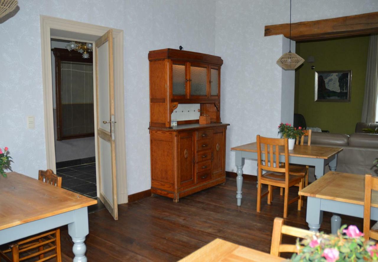 Aux 4 Saules De 4 Wilgen Bed & Breakfast Modave ภายนอก รูปภาพ