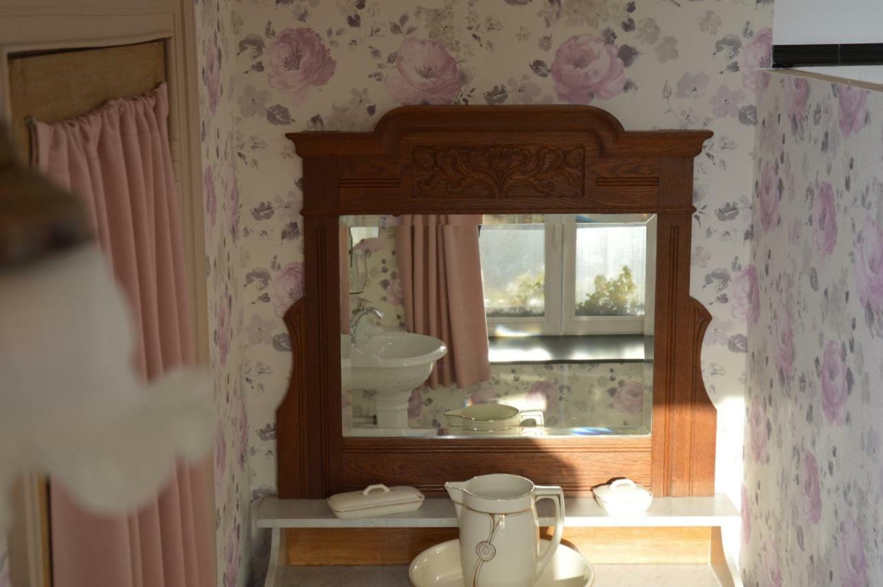 Aux 4 Saules De 4 Wilgen Bed & Breakfast Modave ภายนอก รูปภาพ