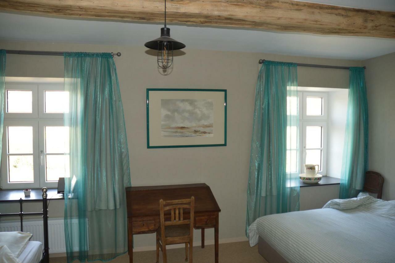 Aux 4 Saules De 4 Wilgen Bed & Breakfast Modave ภายนอก รูปภาพ