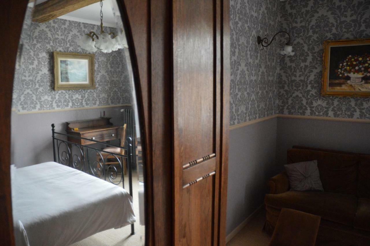 Aux 4 Saules De 4 Wilgen Bed & Breakfast Modave ภายนอก รูปภาพ