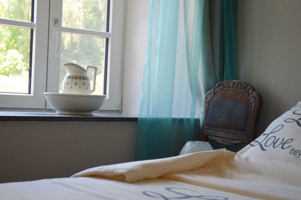 Aux 4 Saules De 4 Wilgen Bed & Breakfast Modave ภายนอก รูปภาพ